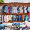 Skjorter i alle farver på markedet i Aweil- foto: William Vest-Lillesøe