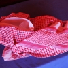 Mange mænd i Jordan bærer et tørklæde på hovedet. Man kalder det en shemagh eller keffiyeh. I Jordan er de for det meste røde og hvide. Foto: Line Agerlin Trolle 