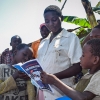 Nyirambere læser i LæseRaketten om Uganda. Den er hun selv med i.  Foto: Stella Nassolo