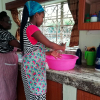 Hjemme hos Rachael har de et stort køkken, hvor hun tit laver mad med sin mormor. Foto: Susan Kiiru.
