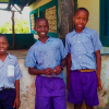 Brians venner var med, da han fik post. Foto: Oxfam Kenya.