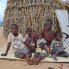 Maximillas familie var med, da hun fik post. Foto: Oxfam Kenya.