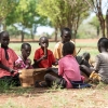 Der er mange elever på skolen, der spiller musik. Joshua kan bedst lide at synge eller danse. - Foto: Emmanuel Museruka