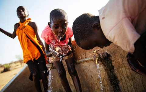 Fetching water in Turkana